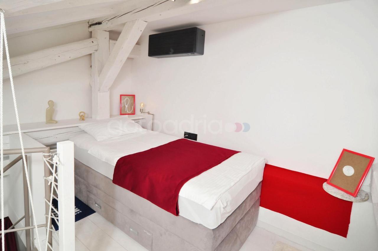 Beachfront Deluxe B&B Макарска Экстерьер фото