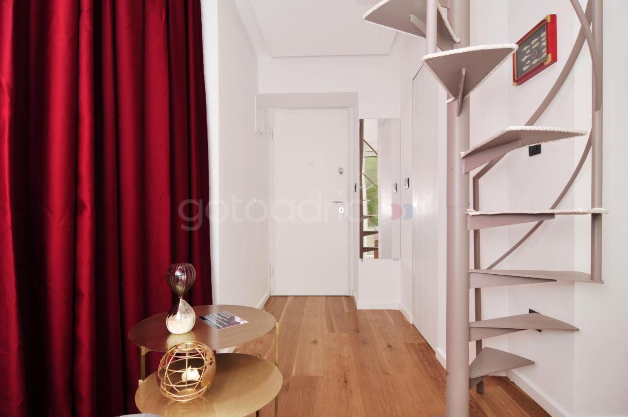 Beachfront Deluxe B&B Макарска Экстерьер фото