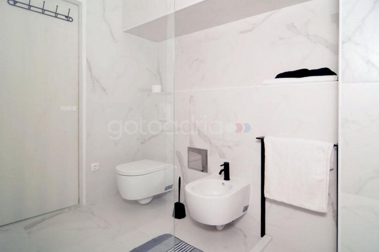 Beachfront Deluxe B&B Макарска Экстерьер фото